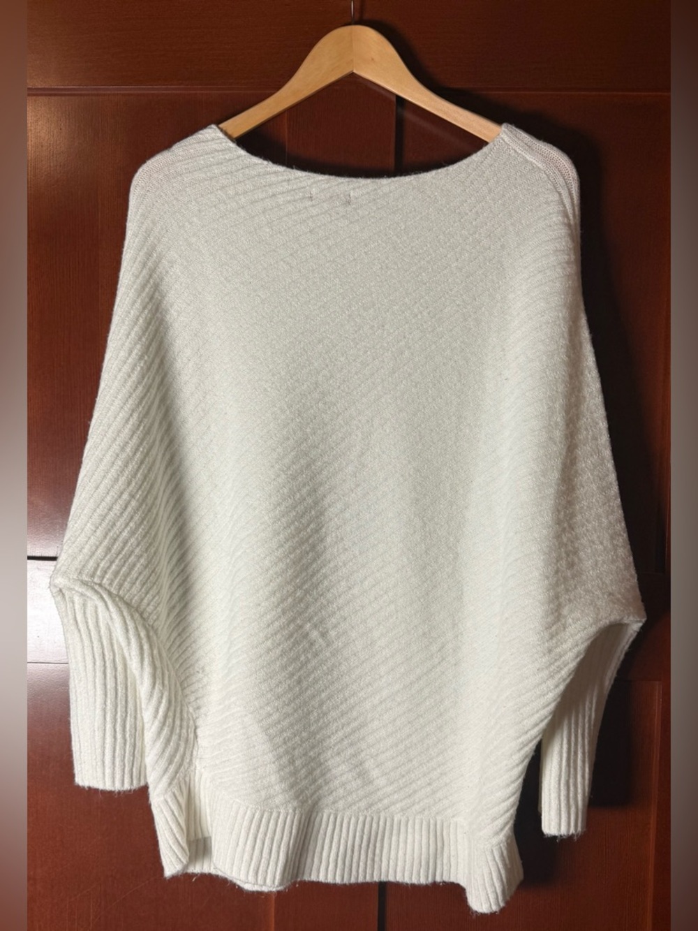 Jennifer Lopez Cream Diagonal-Textured Batwing Sweater Size XL - Picture 9 of 9